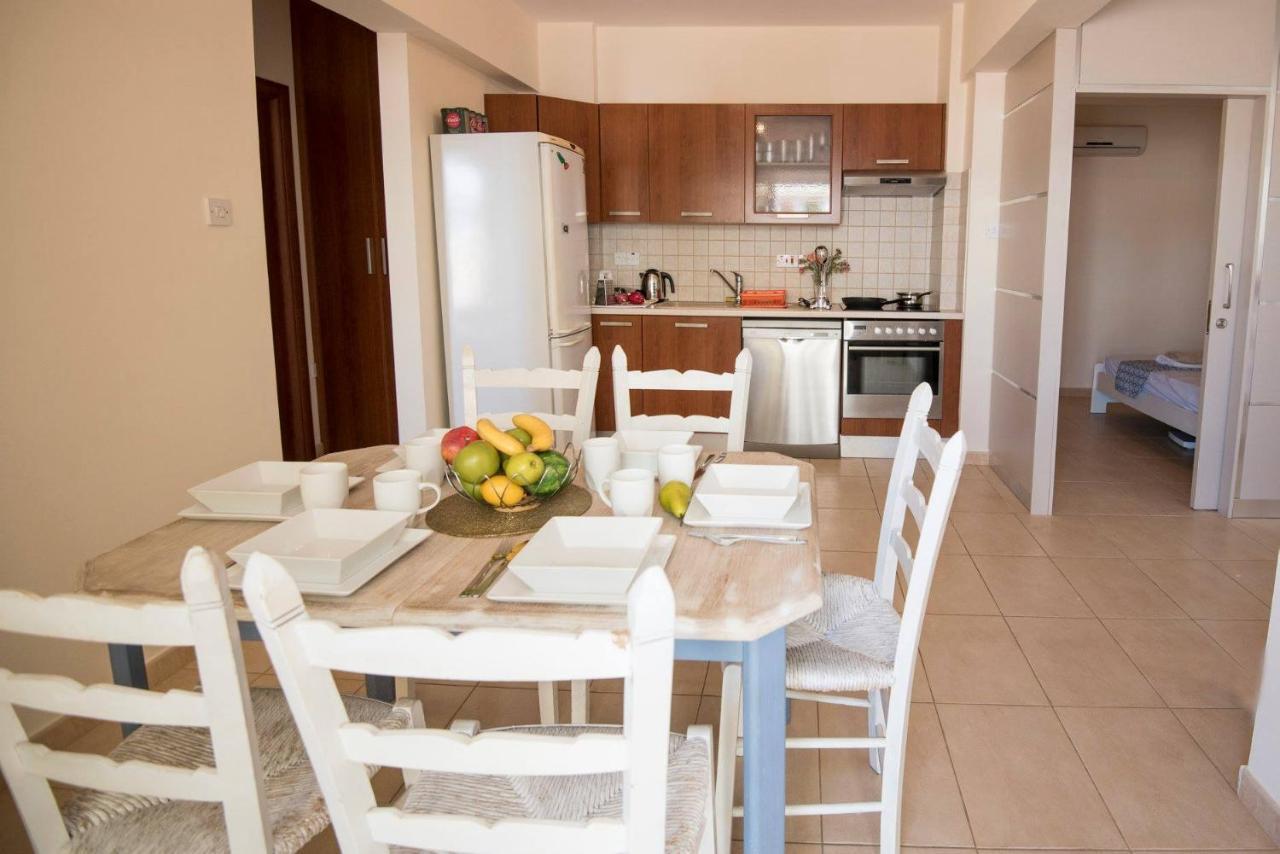 Apartments For Holidays Paralimni Buitenkant foto