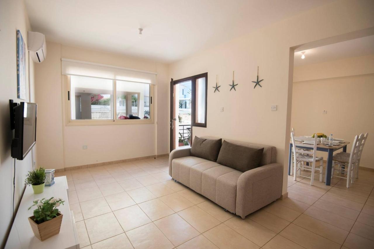 Apartments For Holidays Paralimni Buitenkant foto