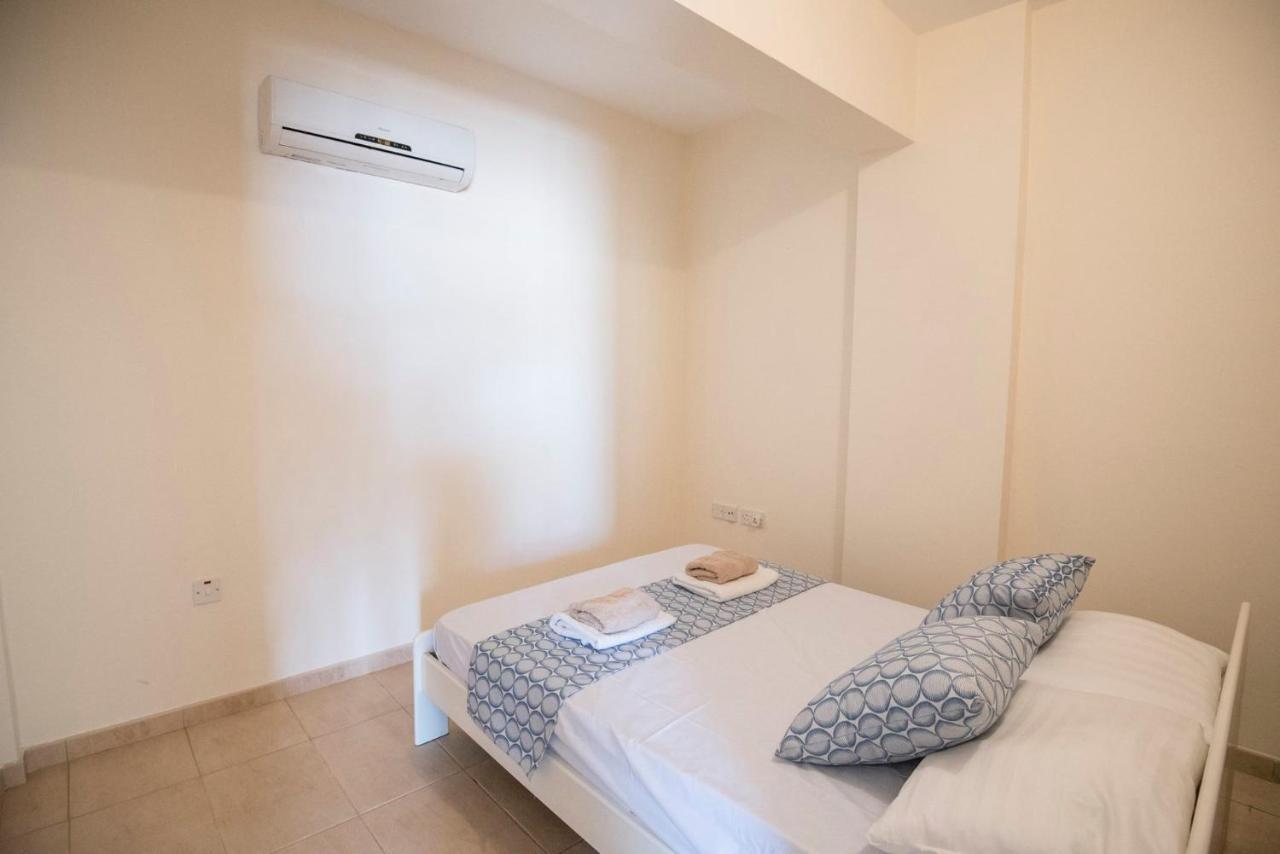 Apartments For Holidays Paralimni Buitenkant foto