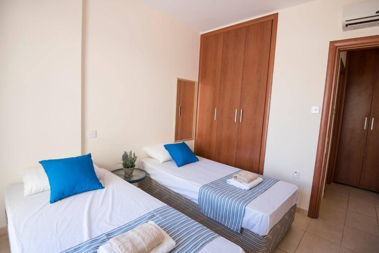 Apartments For Holidays Paralimni Buitenkant foto