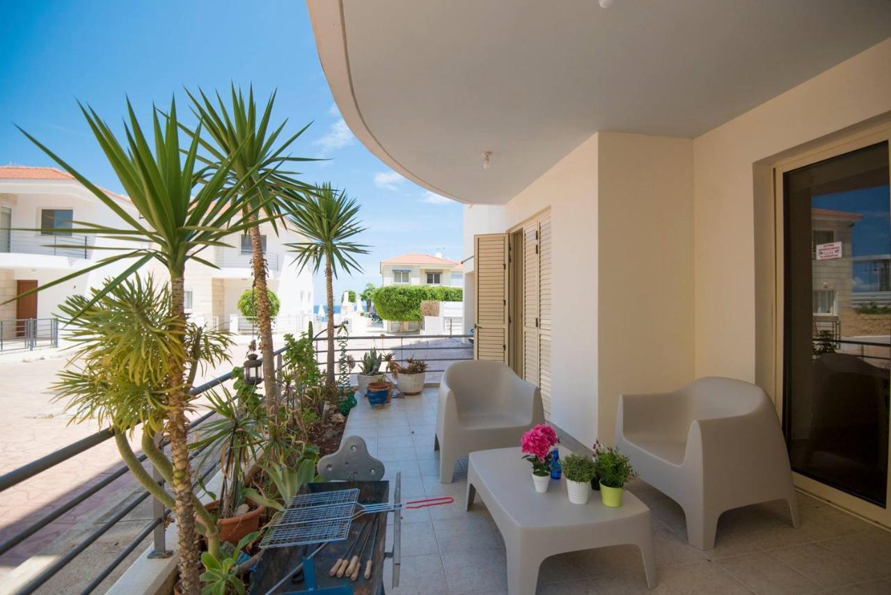Apartments For Holidays Paralimni Buitenkant foto